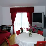 Smirna Apartment *