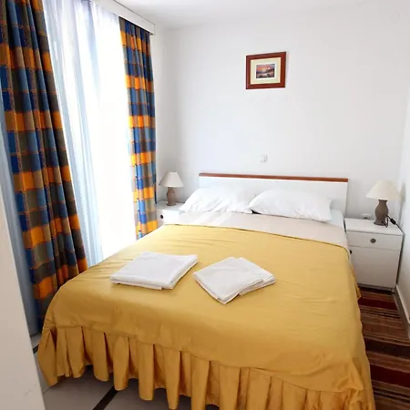 Smirna Apartment *