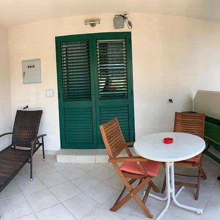 Apartment Smirna *
