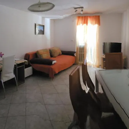 Apartment Smirna Sveti Filip i Jakov