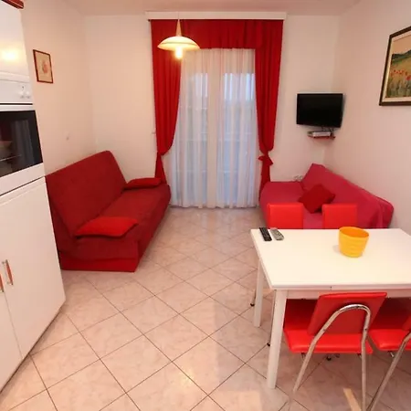 Apartment Smirna *