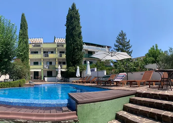 Апартаменты Smirna *